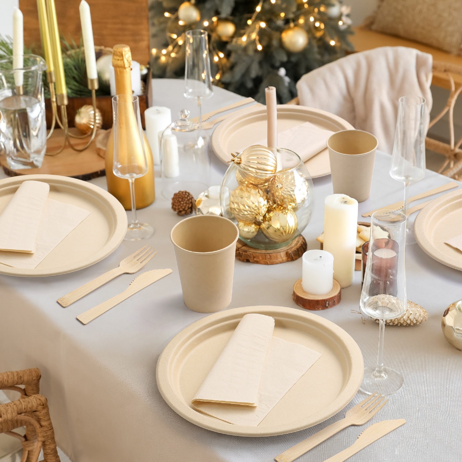 Disposable Tableware Set - Plastic-Free Bamboo Cutlery, Plates and Napkins. Eco-friendly disposable cutlery. 